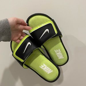 nike comfy slides